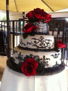 Damask black and white wedding cake